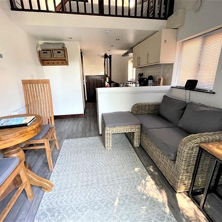 The Stables - Detached Cottage With Private Garden & Hot Tub سانت أوستيل المظهر الخارجي الصورة